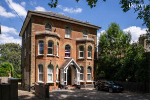 Flat 4, 195, Woodside Green, South Norwood, London SE25 5EN