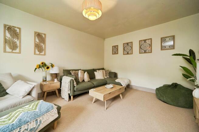 5 bed Detached for sale Image 6