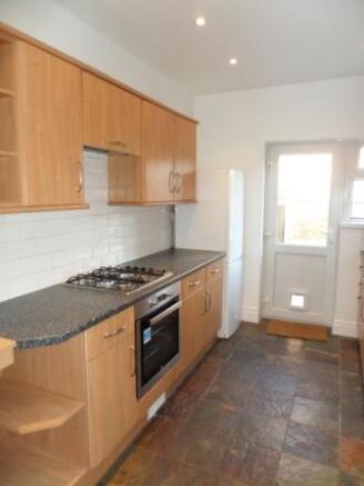 2 bed Terraced to rent Image 4