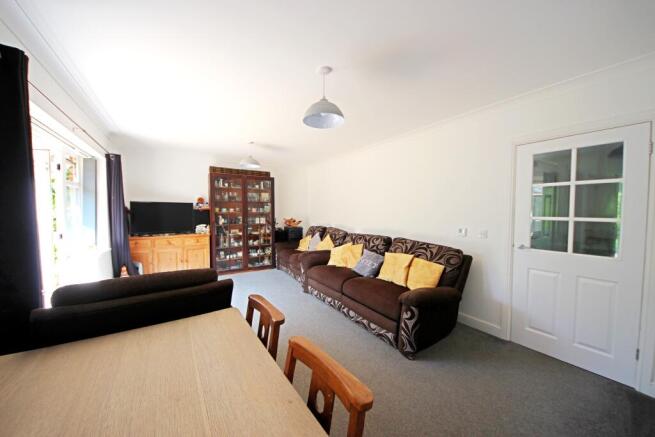 lounge 2