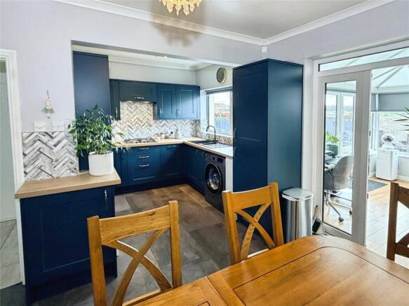 3 bed Semi-Detached for sale Image 6