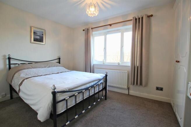 2 bed Semi-Detached for sale Image 6