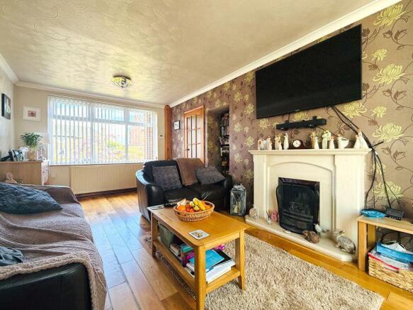 3 bed Semi-Detached for sale Image 6