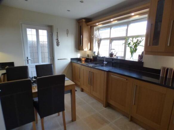 FITTED DINING KITCHEN