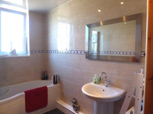 BATHROOM/W.C.