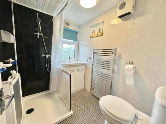 2 bed Park Home for sale Image 8