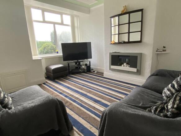 5 bed Semi-Detached for sale Image 4