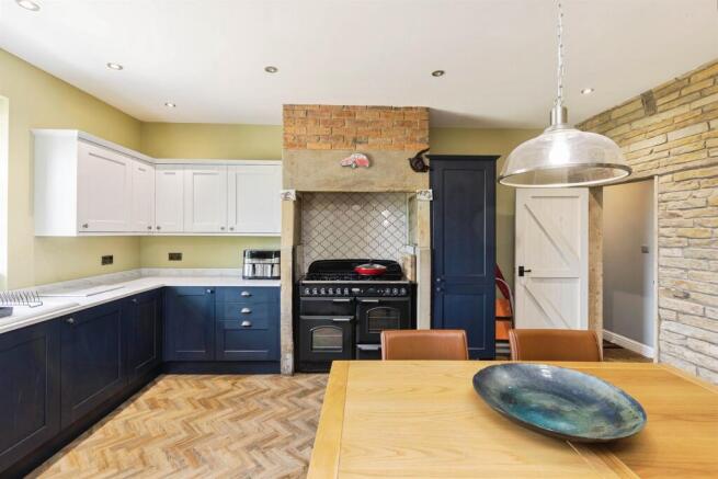 2 bed Semi-Detached Bungalow for sale Image 6