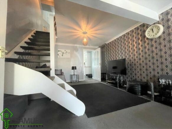 LOUNGE B