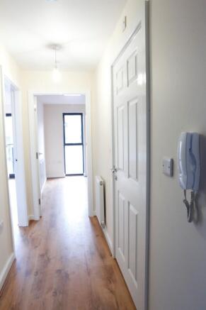 1 bed Apartment to rent Image 4