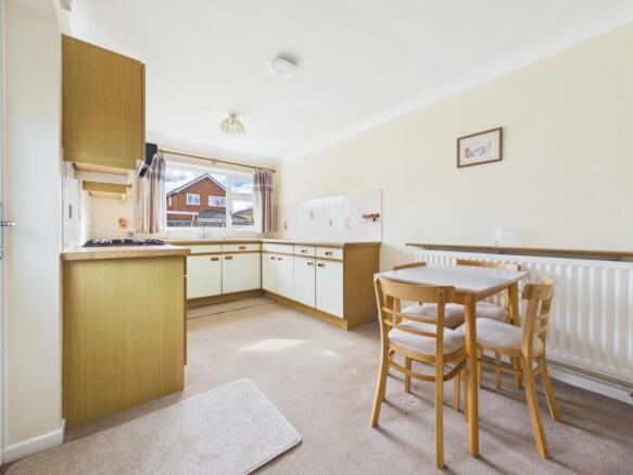 2 Hawkstone Avenue, Newport photo 4
