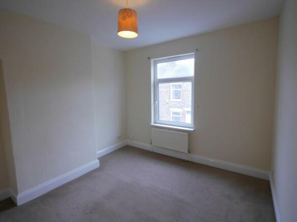 2 bed Terraced to rent Image 4
