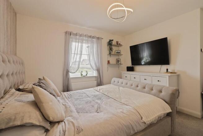 2 bed Flat for sale Image 8