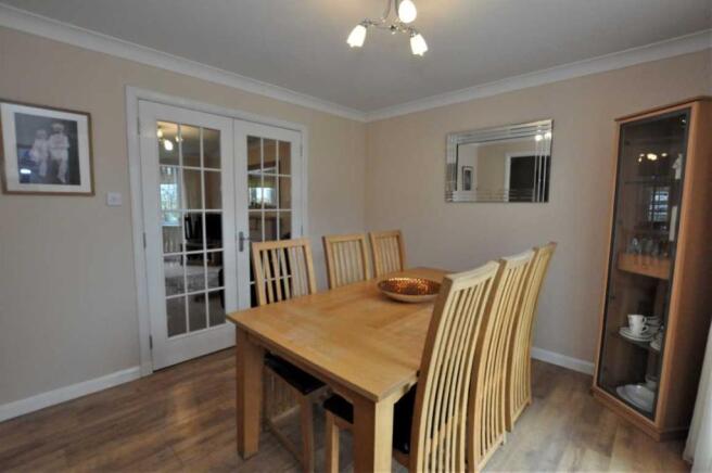 8 Dining Room (2).JPG