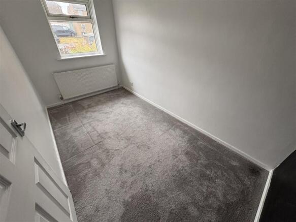 2 bed Town House to rent Image 5