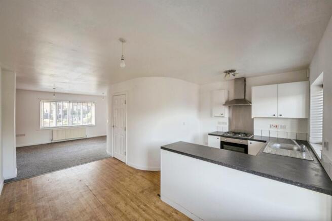 4 bed Town House for sale Image 7