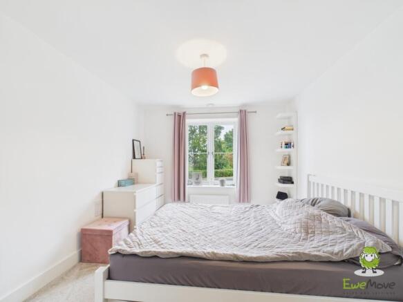 EweMove Estate Agents Basingstoke - Appain Way - B