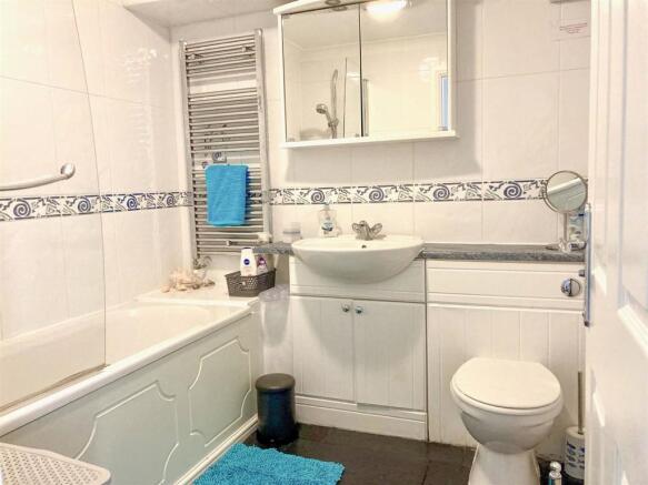 Bathroom.jpg