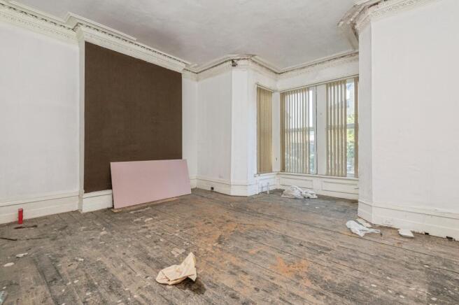 7 bed Semi-Detached for sale Image 6