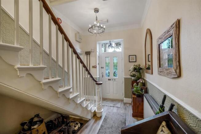 7 bed Detached for sale Image 4