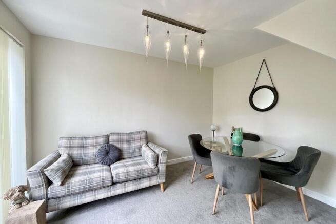 4 bed Semi-Detached for sale Image 11