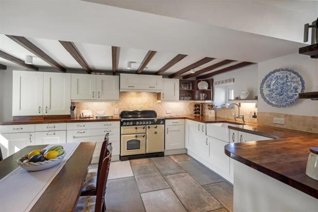 3 bed Not Specified for sale Image 8