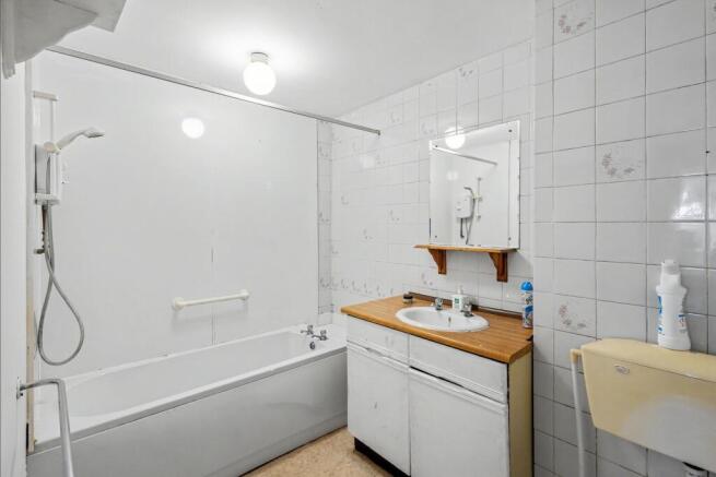 13 bed Semi-Detached for sale Image 12