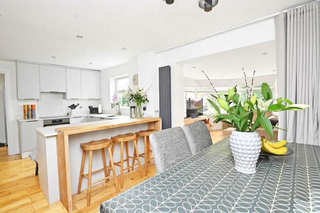 4 bed Detached for sale Image 2