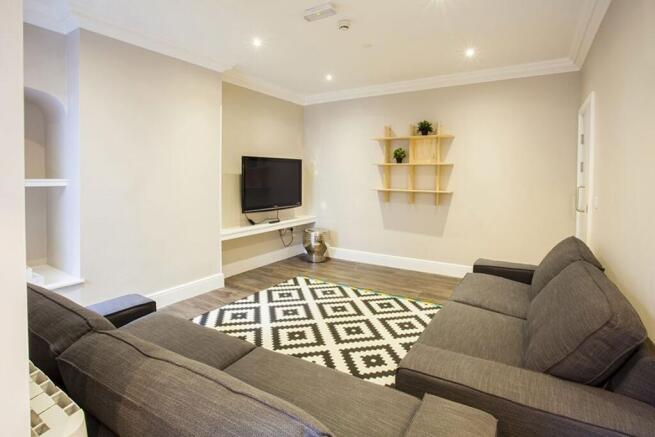 1 bed House Share to rent Image 8
