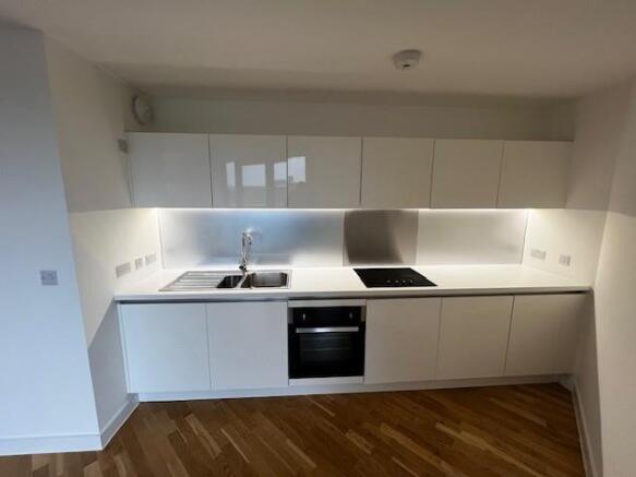 1 bed Flat to rent Image 4