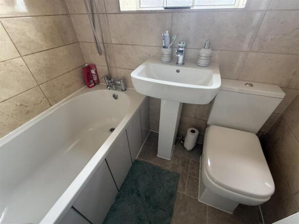BATHROOM & WC