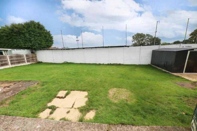 2 bed Semi-Detached Bungalow for sale Image 12