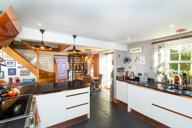 3 bed Detached for sale Image 10