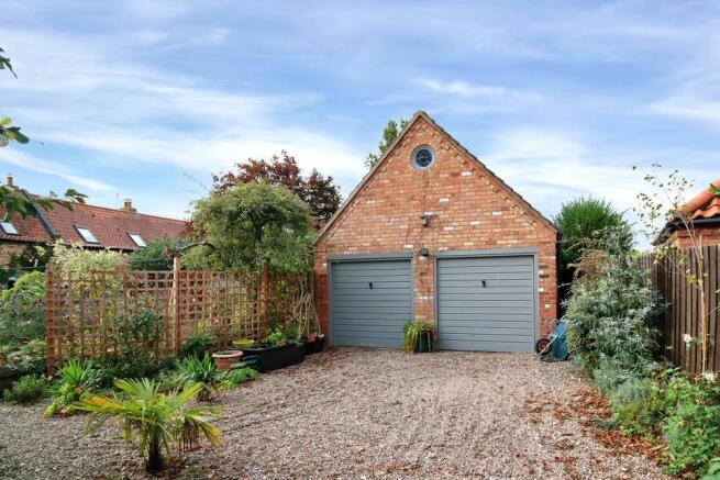 DOUBLE GARAGE