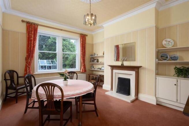 7 bed Detached for sale Image 6