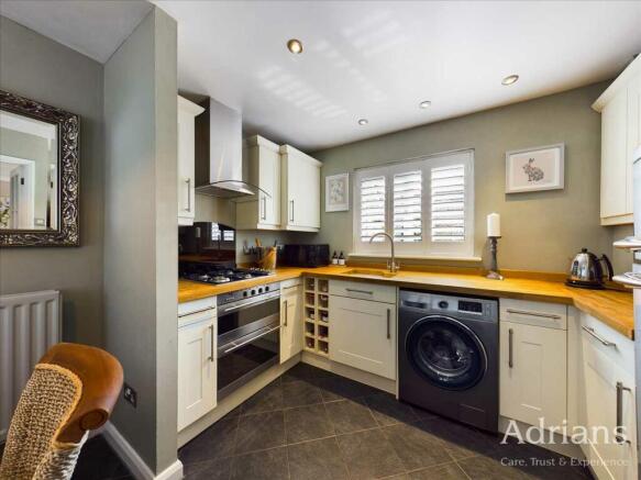 KITCHEN/DINING ROOM