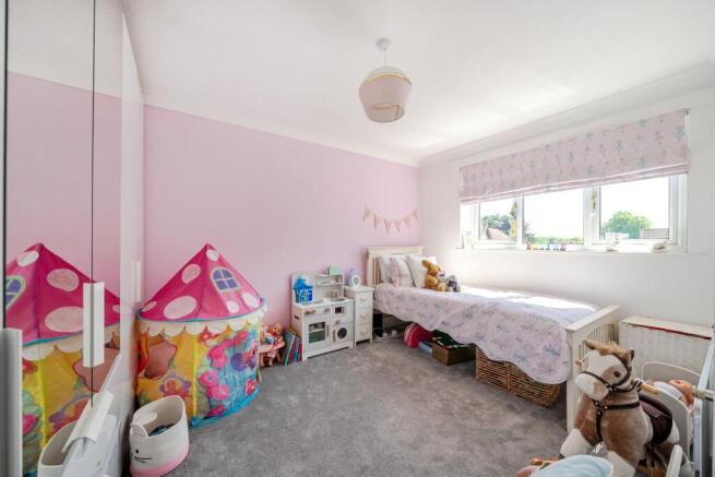 4 bed Semi-Detached for sale Image 9