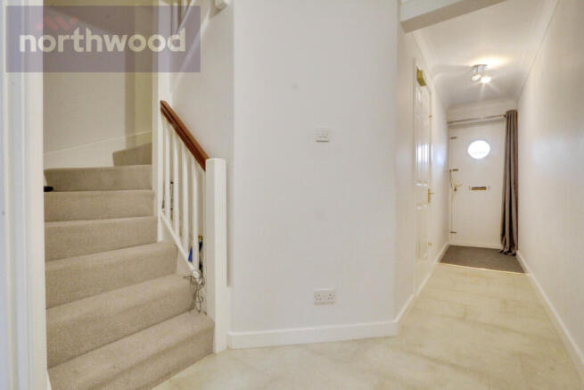 3 bed Town House to rent Image 10