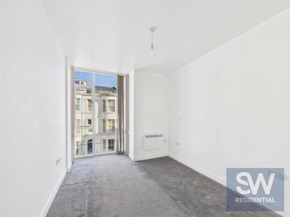 2 bed Apartment to rent Image 8