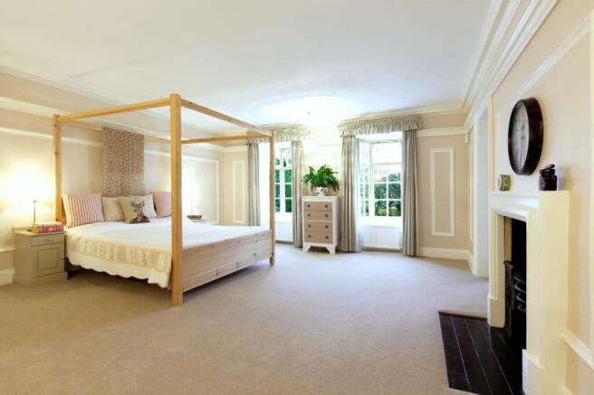 7 bed House for sale Image 12
