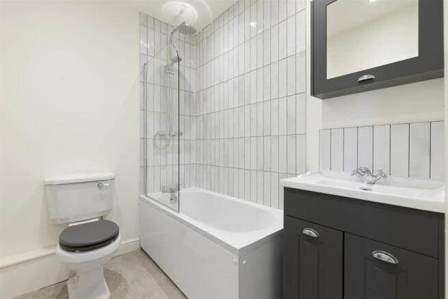 3 bed Terraced for sale Image 11