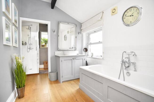4 bed Terraced for sale Image 11