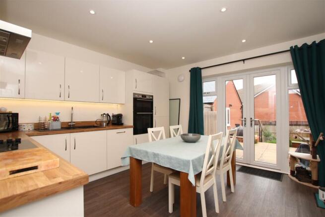 Kitchen Dining Room.JPG