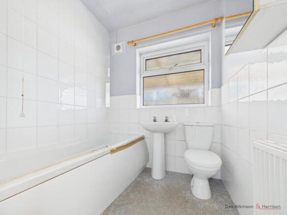 2 bed Semi-Detached Bungalow for sale Image 12