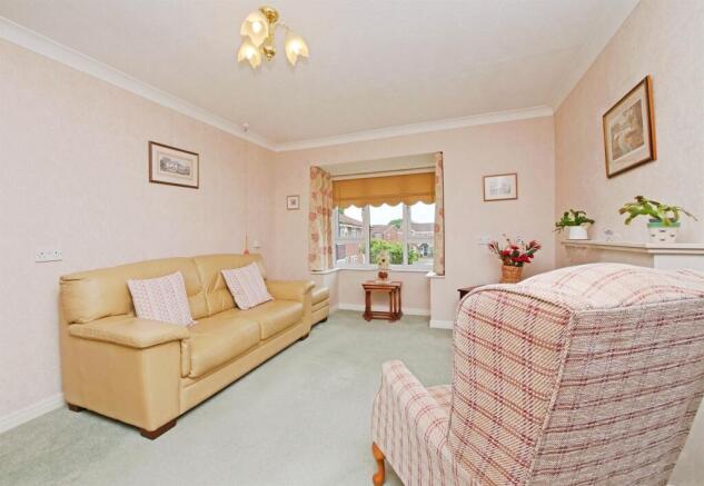 2 bed Apartment for sale Image 8