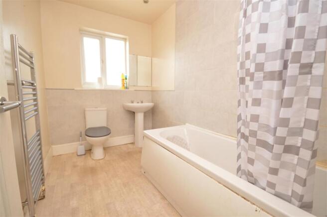 2 bed Terraced for sale Image 8