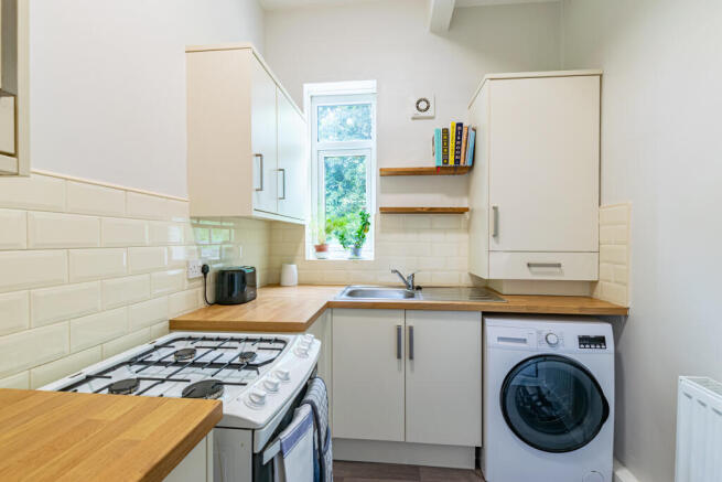 2 bed Flat for sale Image 9