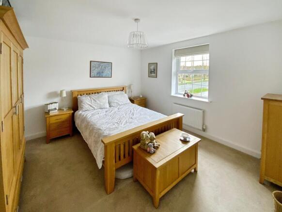 5 bed Detached for sale Image 10