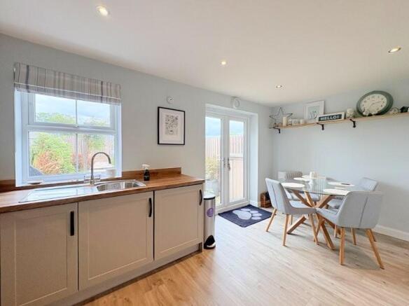 3 bed Terraced for sale Image 8