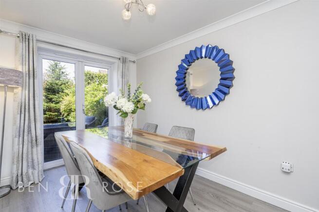 Lounge/Dining Room